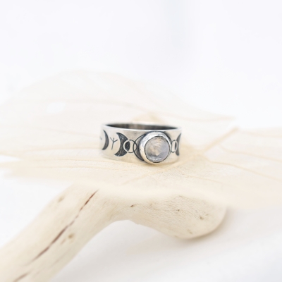 Runiczny Pierścionek z Księżycem